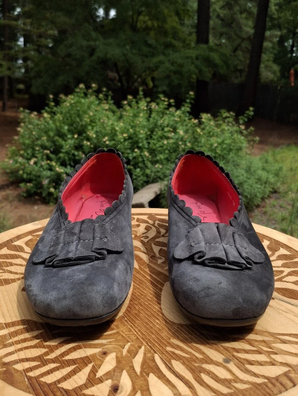 VTG Pas de Rouge Petra Grey Suede Scalloped Ruffle Sacchetto Low Wedge Pump Sz 7